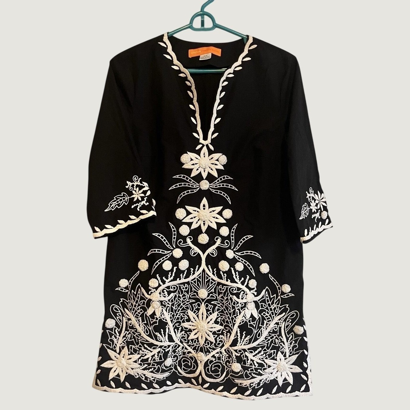 Cynthia Cynthia Steffe Blouse Womens Medium Black Embroidered Floral Tunic Top